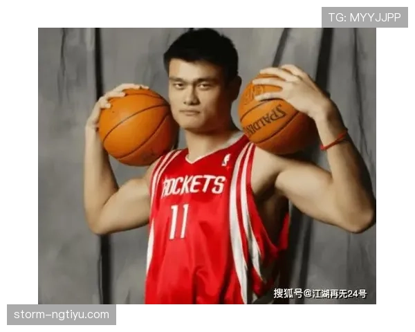 姚明退役后这身材管理也太真实了，当年NBA顶薪拿得值不值？